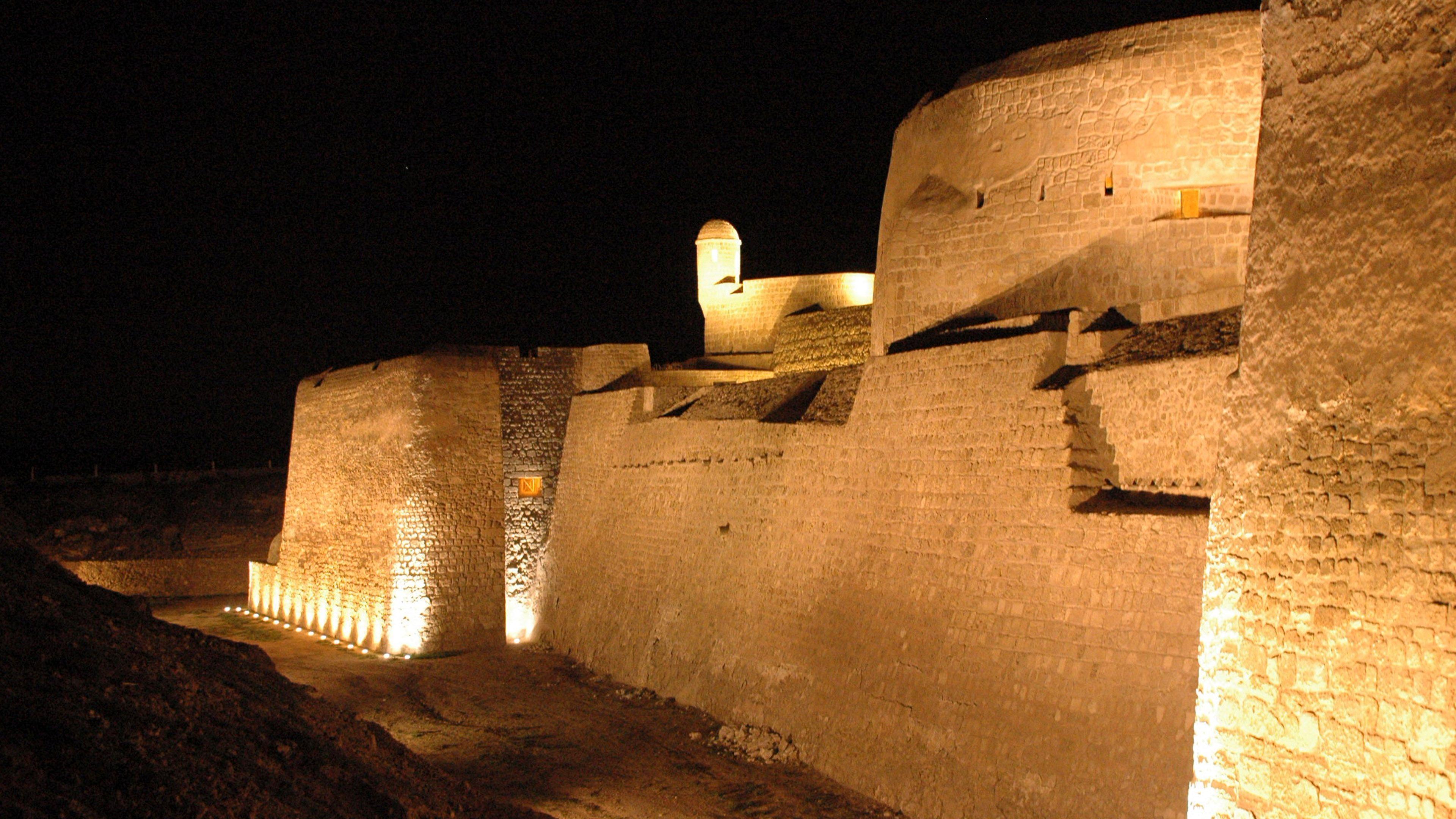 Intercontinental Bahrain, An Ihg Hotel Al Manamah Esterno foto The fortress of the Sultan Saadia