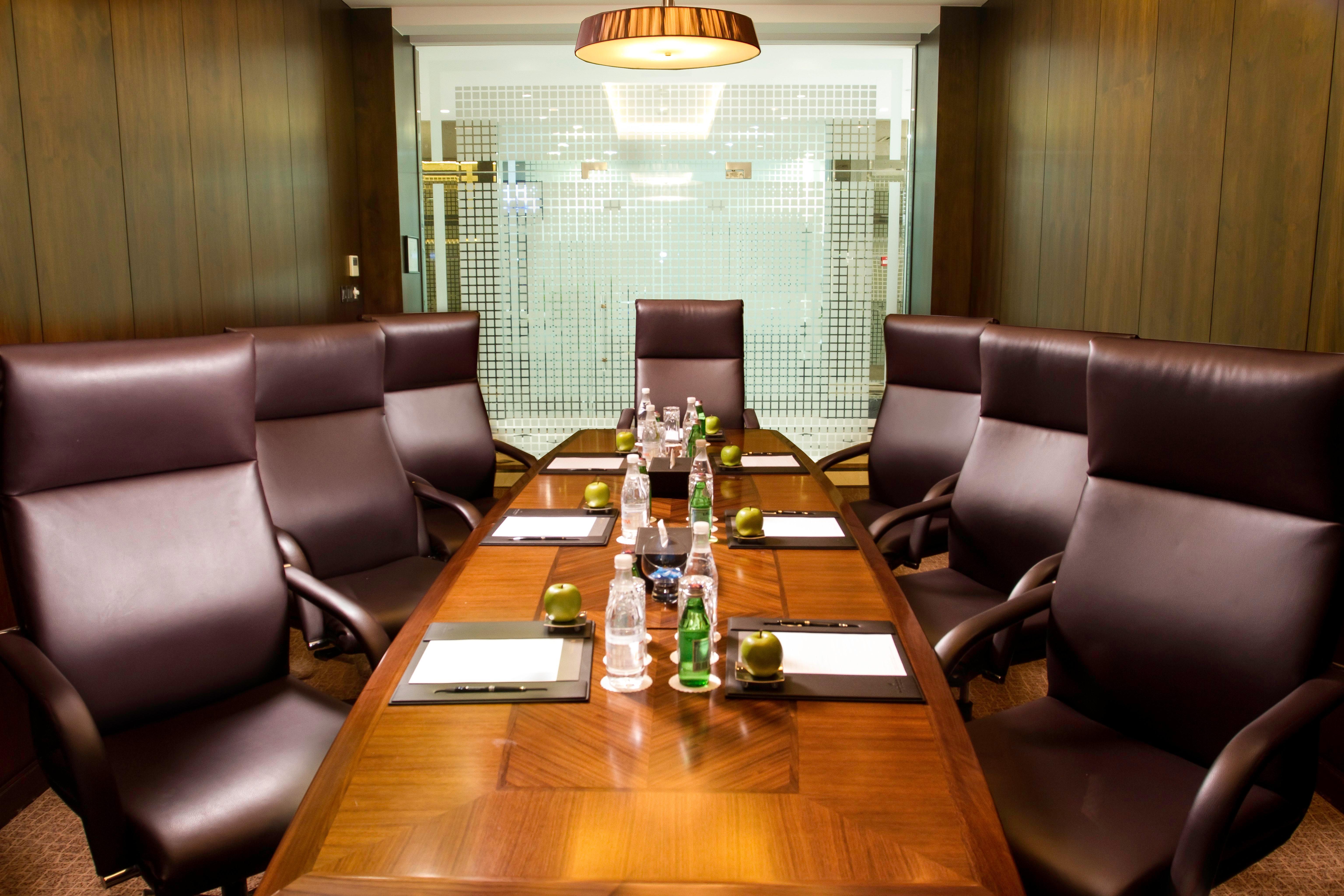Intercontinental Bahrain, An Ihg Hotel Al Manamah Esterno foto A boardroom at a hotel