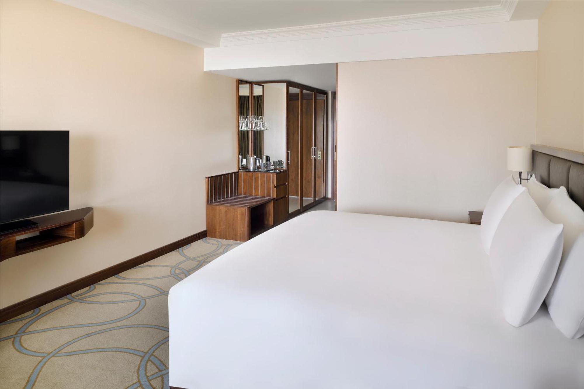 Intercontinental Bahrain, An Ihg Hotel Al Manamah Esterno foto A bedroom at the hotel